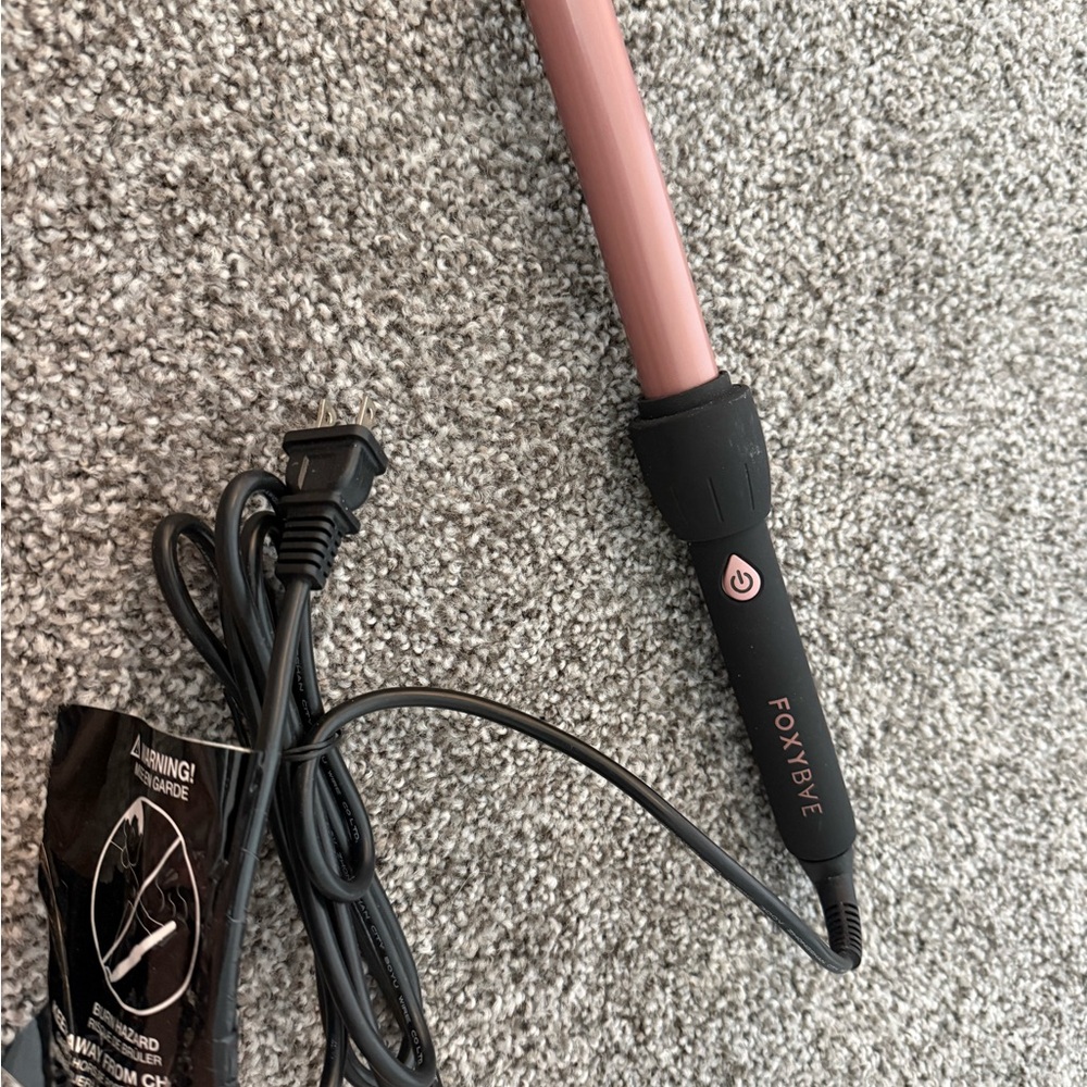 FoxyBae Pink Curling Wand